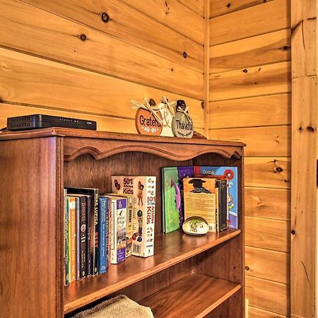 Rural Cabin Hideaway With Fire Pit And Mtn Views! Parsons Екстериор снимка