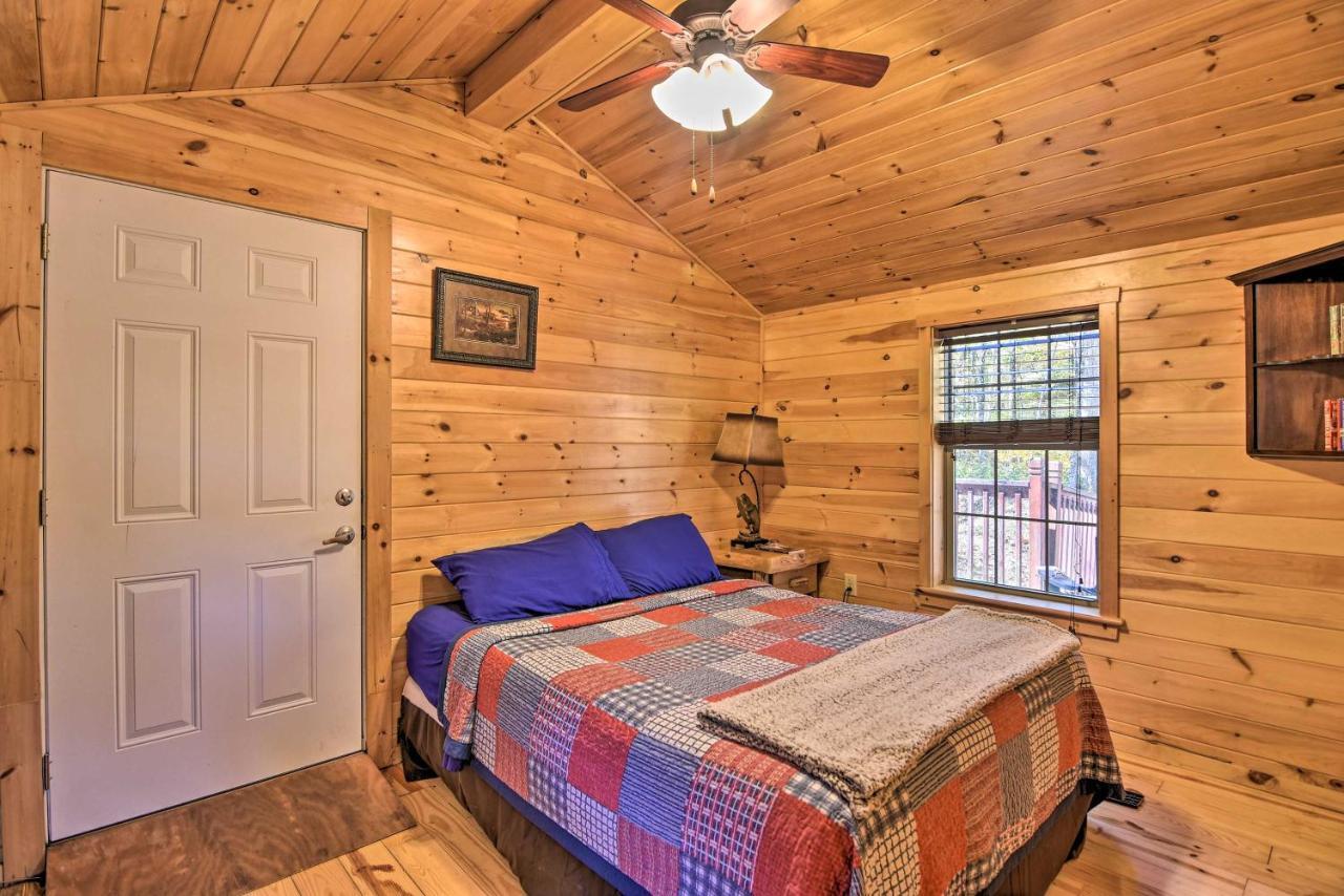 Rural Cabin Hideaway With Fire Pit And Mtn Views! Parsons Екстериор снимка