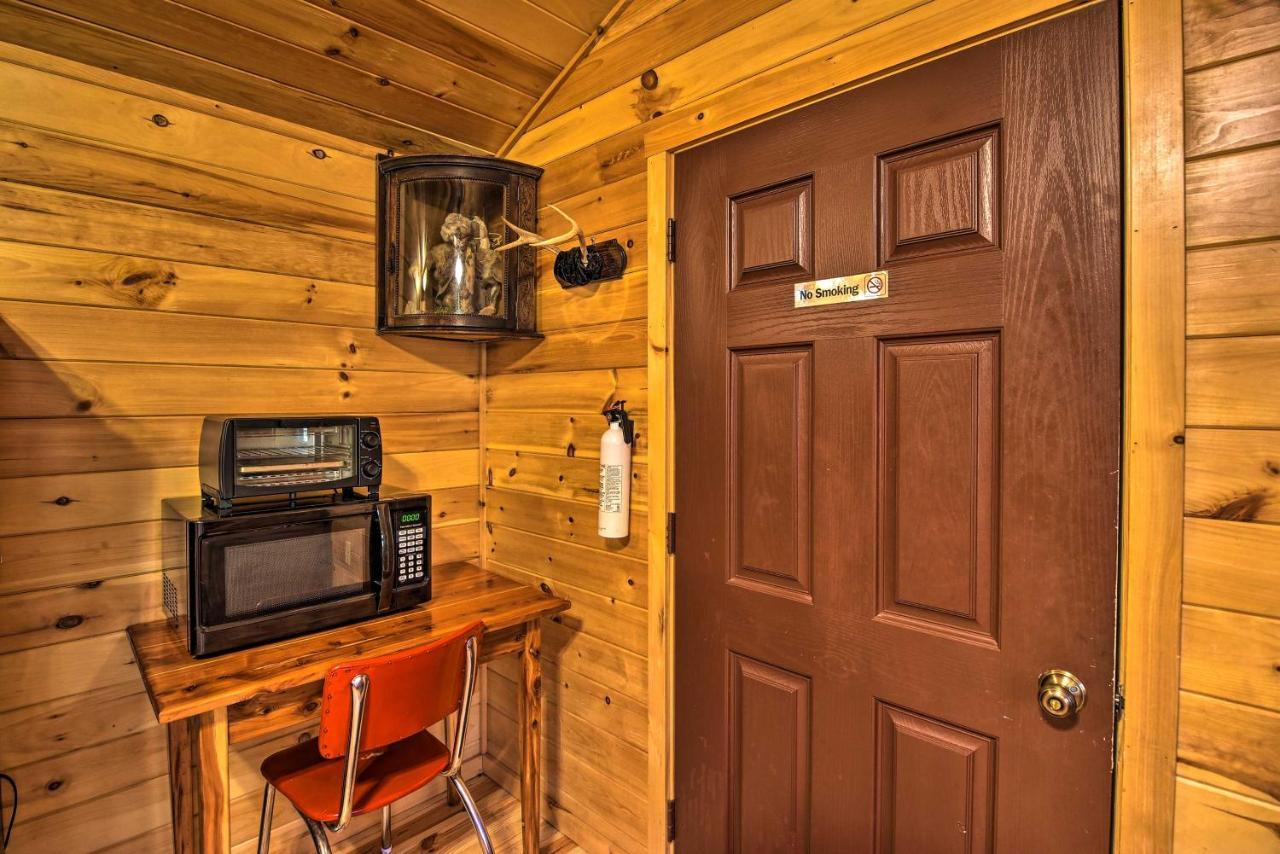Rural Cabin Hideaway With Fire Pit And Mtn Views! Parsons Екстериор снимка
