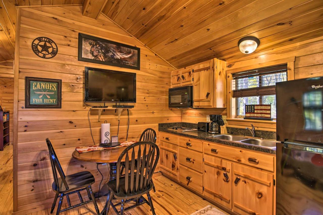 Rural Cabin Hideaway With Fire Pit And Mtn Views! Parsons Екстериор снимка