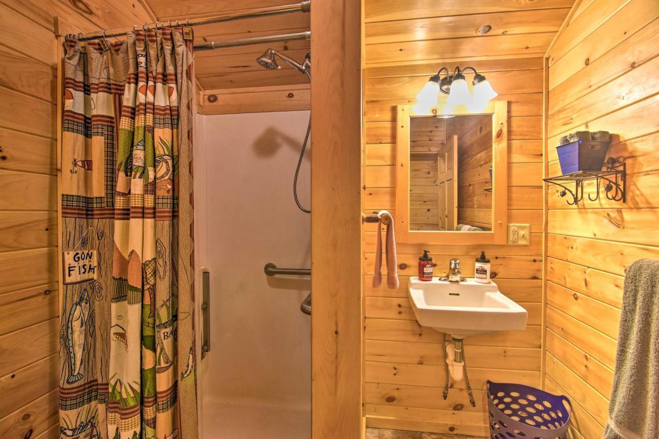 Rural Cabin Hideaway With Fire Pit And Mtn Views! Parsons Екстериор снимка