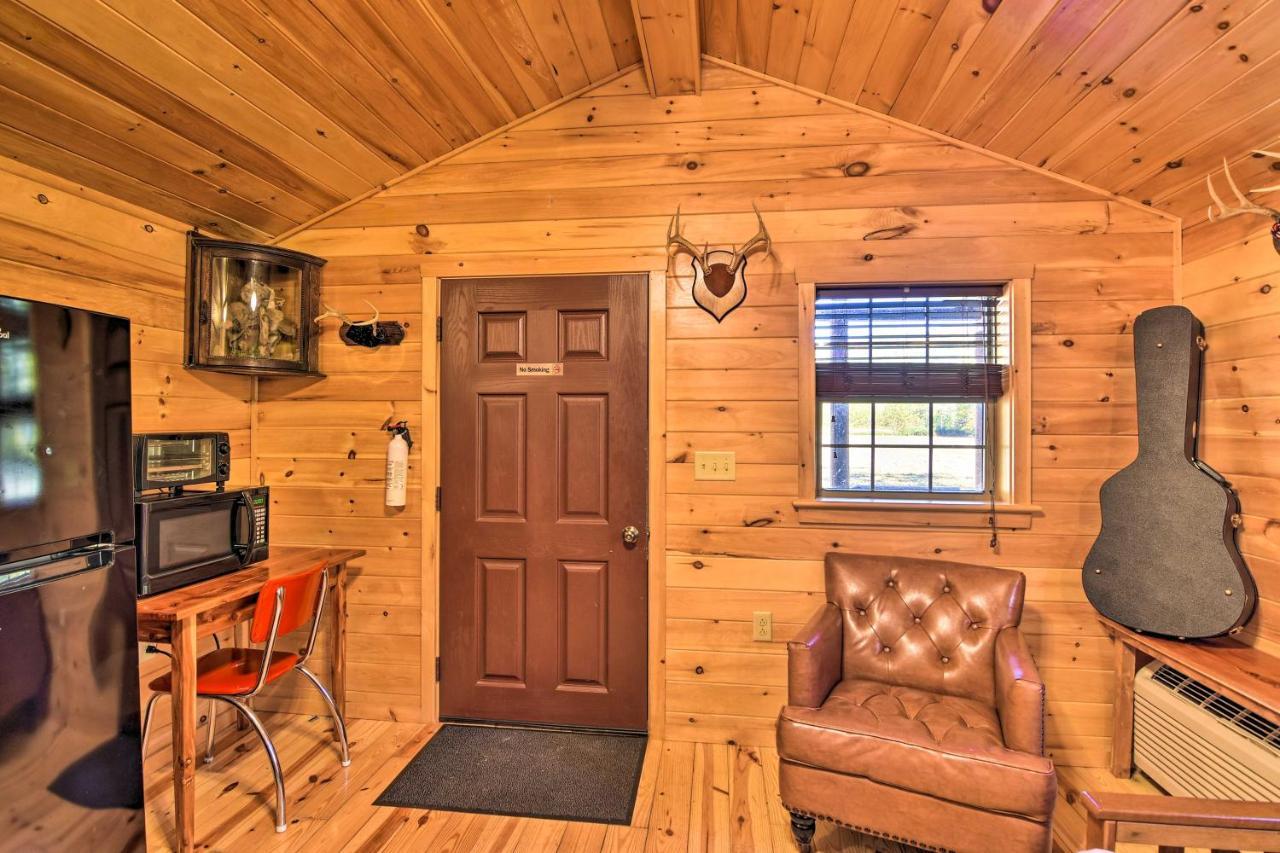 Rural Cabin Hideaway With Fire Pit And Mtn Views! Parsons Екстериор снимка